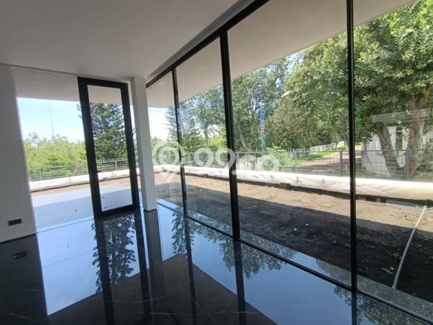 For Sale! Luxury House LT 690m2 Desain Modern di BSB City For Sale! Luxury House LT 690m2 Desain Modern di BSB City