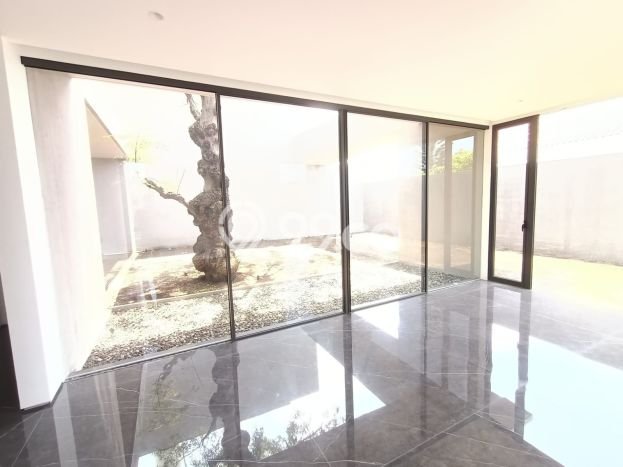 For Sale! Luxury House LT 690m2 Desain Modern di BSB City For Sale! Luxury House LT 690m2 Desain Modern di BSB City