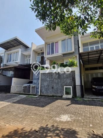Disewakan! Rumah 3 Kamar Tidur &
3 Kamar Mandi di Candi Golf, Semarang Disewakan! Rumah 3 Kamar Tidur &
3 Kamar Mandi di Candi Golf, Semarang