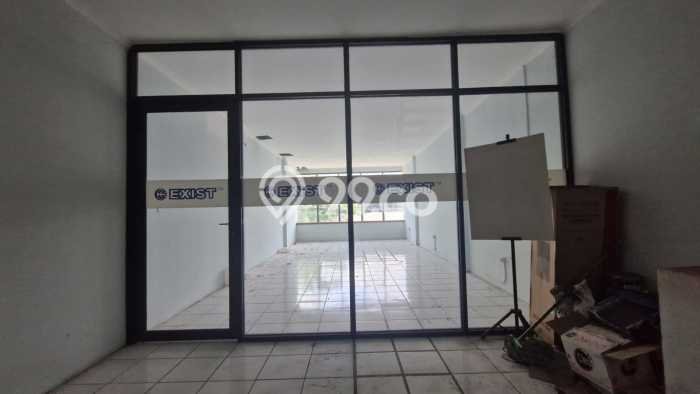 Lokasi Strategis! Dijual Ruko Bisnis di Semarang Tengah, Semarang Kondisi Baik Lokasi Strategis! Dijual Ruko Bisnis di Semarang Tengah, Semarang Kondisi Baik