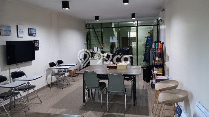 Lokasi Strategis! Dijual Ruko Bisnis di Semarang Tengah, Semarang Kondisi Baik Lokasi Strategis! Dijual Ruko Bisnis di Semarang Tengah, Semarang Kondisi Baik