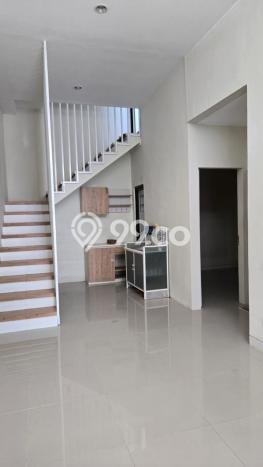 Disewakan! Rumah 3 Kamar Tidur &
1 Kamar Mandi di Citragrand, Semarang Disewakan! Rumah 3 Kamar Tidur &
1 Kamar Mandi di Citragrand, Semarang