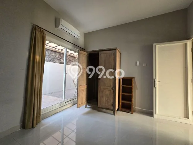 Disewakan! Rumah 4 Kamar Tidur &
3 Kamar Mandi di Candi Golf, Semarang Disewakan! Rumah 4 Kamar Tidur &
3 Kamar Mandi di Candi Golf, Semarang