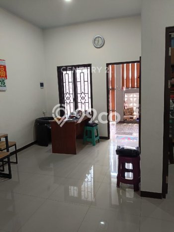 Rumah Modern 4 KT di Taman Kopo Indah Bandung Semi Furnished Rumah Modern 4 KT di Taman Kopo Indah Bandung Semi Furnished