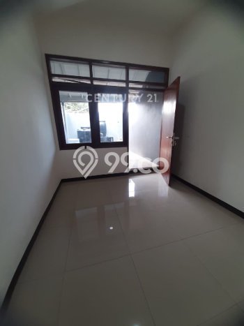 Rumah Luas Asri 3 KT Siap Pakai di Taman Kopo Indah Bandung Rumah Luas Asri 3 KT Siap Pakai di Taman Kopo Indah Bandung