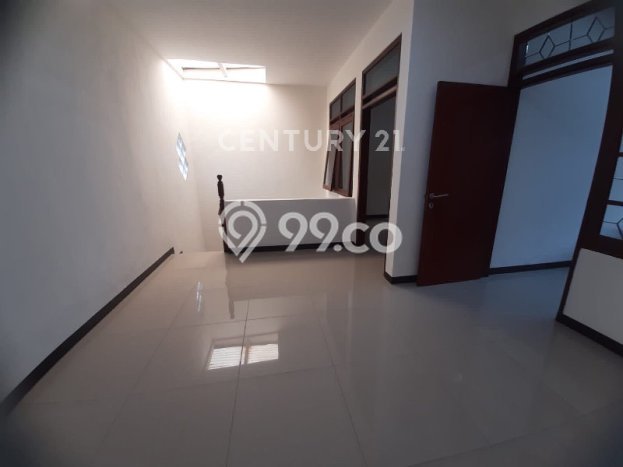 Rumah Luas Asri 3 KT Siap Pakai di Taman Kopo Indah Bandung Rumah Luas Asri 3 KT Siap Pakai di Taman Kopo Indah Bandung