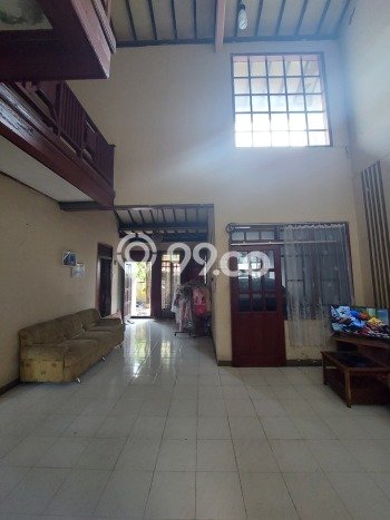 Dijual Rumah 5 Kamar Lokasi Ideal Nyaman dan Strategis di Babakan Ciparay Dijual Rumah 5 Kamar Lokasi Ideal Nyaman dan Strategis di Babakan Ciparay