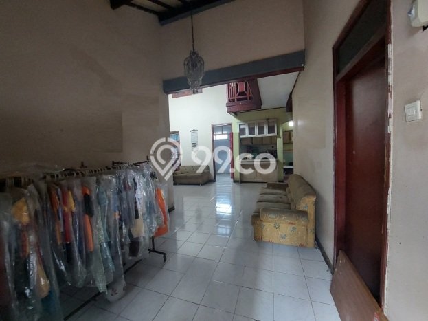 Dijual Rumah 5 Kamar Lokasi Ideal Nyaman dan Strategis di Babakan Ciparay Dijual Rumah 5 Kamar Lokasi Ideal Nyaman dan Strategis di Babakan Ciparay
