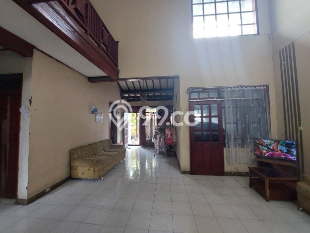 Dijual Rumah 5 Kamar Lokasi Ideal Nyaman dan Strategis di Babakan Ciparay Dijual Rumah 5 Kamar Lokasi Ideal Nyaman dan Strategis di Babakan Ciparay