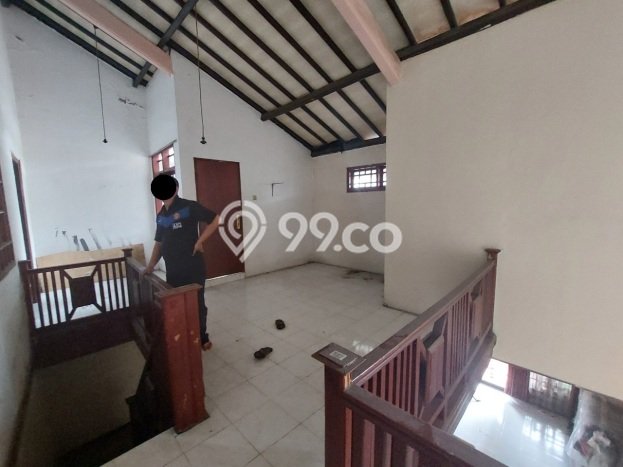 Dijual Rumah 5 Kamar Lokasi Ideal Nyaman dan Strategis di Babakan Ciparay Dijual Rumah 5 Kamar Lokasi Ideal Nyaman dan Strategis di Babakan Ciparay