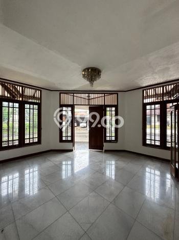 Ready to Use! Premium House LT 390m2 Desain Modern di Lebak Bulus Ready to Use! Premium House LT 390m2 Desain Modern di Lebak Bulus