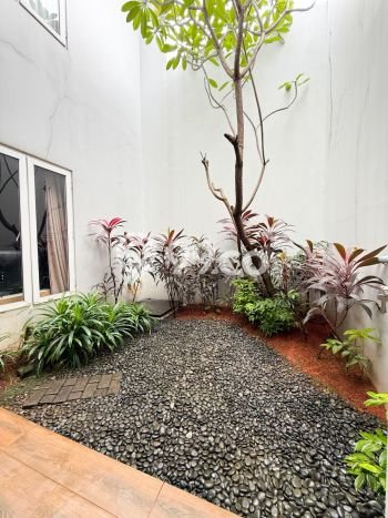 Hunian Eksklusif Siap Huni LT 155m2 di Pasar Minggu, Jakarta Selatan Hunian Eksklusif Siap Huni LT 155m2 di Pasar Minggu, Jakarta Selatan