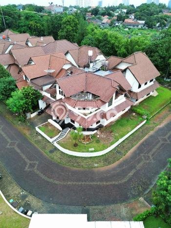 Ready to Use! Premium House LT 390m2 Desain Modern di Lebak Bulus Ready to Use! Premium House LT 390m2 Desain Modern di Lebak Bulus