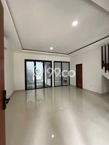 Dijual Rumah Mewah Elegan Dengan View Eksklusif di Cirendeu, Jakarta Selatan Dijual Rumah Mewah Elegan Dengan View Eksklusif di Cirendeu, Jakarta Selatan