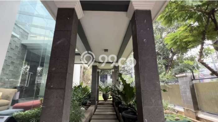 Rumah Mewah Dijual LT 409m2 di Kebayoran Baru, Jakarta Selatan Rumah Mewah Dijual LT 409m2 di Kebayoran Baru, Jakarta Selatan