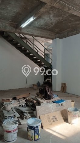 Gudang Area Komersial di Pulo Gadung, Luas 600m², Sentra Niaga Gudang Area Komersial di Pulo Gadung, Luas 600m², Sentra Niaga