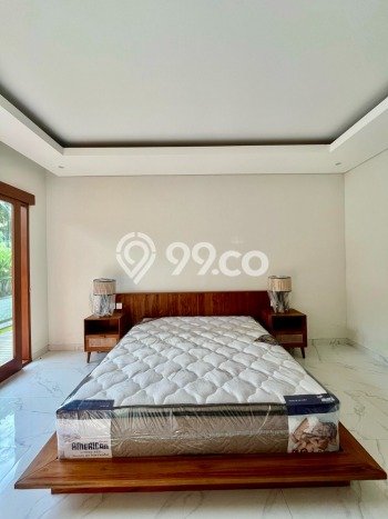 HARGA MENARIK! Vila Kawasan Kerobokan, Luas 220m², Lokasi Strategis dengan akses bagus HARGA MENARIK! Vila Kawasan Kerobokan, Luas 220m², Lokasi Strategis dengan akses bagus