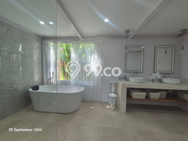 Vila Kawasan Gianyar, Luas 300m², Posisi Premium Vila Kawasan Gianyar, Luas 300m², Posisi Premium