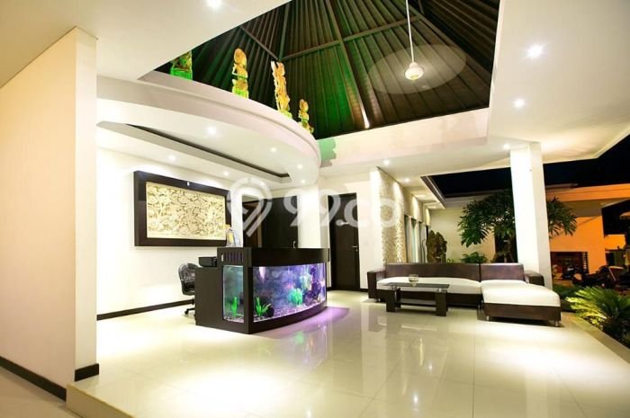 Rumah Elit LB 1000m2 Siap Pakai Desain Elegan di Tanjung Benoa, Badung Rumah Elit LB 1000m2 Siap Pakai Desain Elegan di Tanjung Benoa, Badung