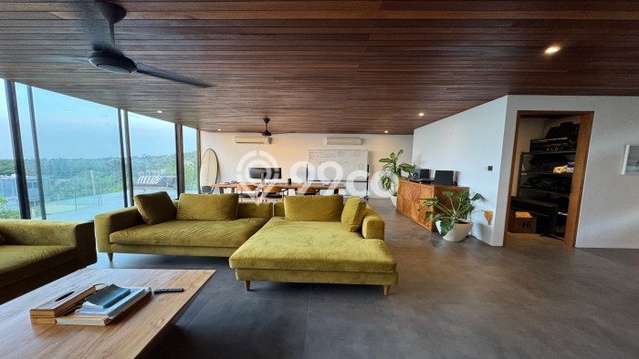 Rumah Mewah LB 170m2 Siap Pakai Desain Elegan di Uluwatu, Badung Rumah Mewah LB 170m2 Siap Pakai Desain Elegan di Uluwatu, Badung
