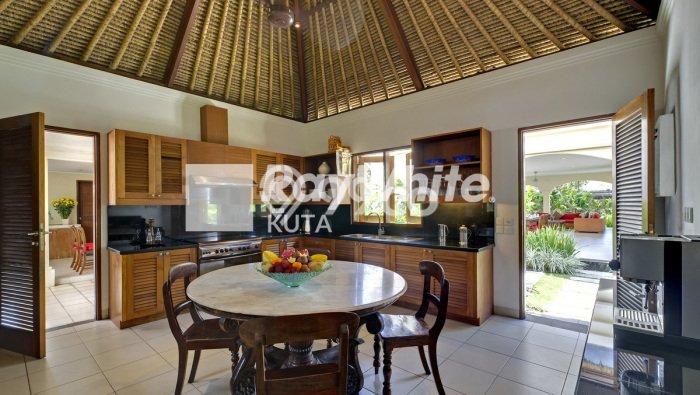 Rumah Luxury Modern Siap Huni di Cemagi Badung Rumah Luxury Modern Siap Huni di Cemagi Badung