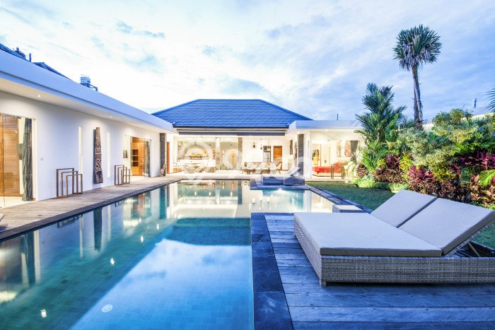 Dijual Rumah Luas Megah Dengan View Eksklusif di Seminyak, Badung Dijual Rumah Luas Megah Dengan View Eksklusif di Seminyak, Badung