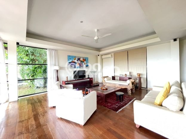 Hunian Mewah LB 400m2 Siap Huni Desain Elegan di Jimbaran, Badung Hunian Mewah LB 400m2 Siap Huni Desain Elegan di Jimbaran, Badung
