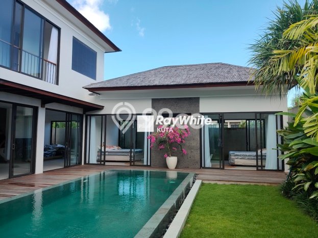 For Sale! Premium House LT 360m2 Desain Modern di Jimbaran For Sale! Premium House LT 360m2 Desain Modern di Jimbaran