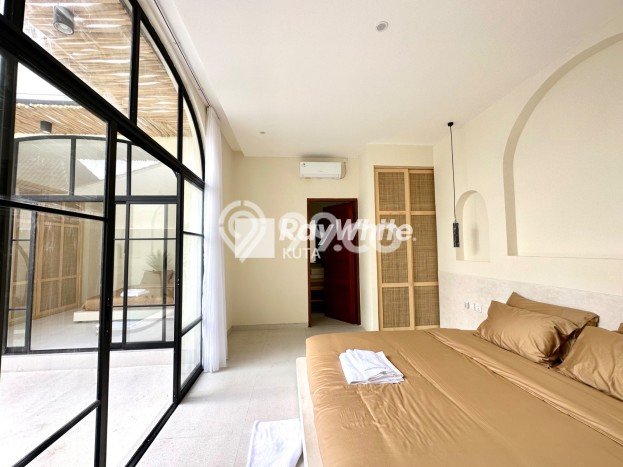Ready to Use! Luxury House LT 150m2 Desain Elegan di Cemagi Ready to Use! Luxury House LT 150m2 Desain Elegan di Cemagi