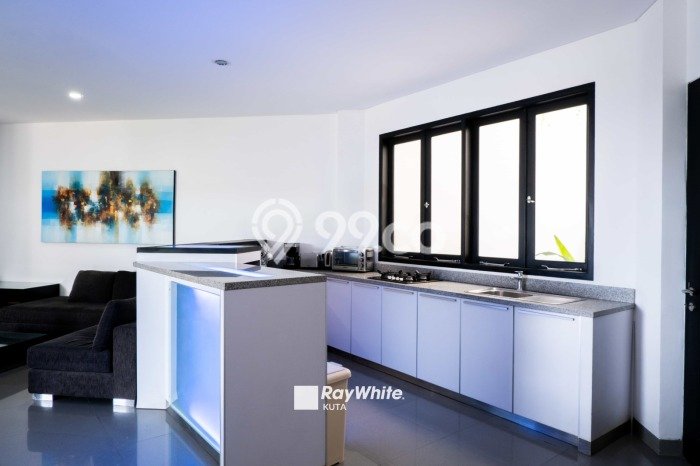 Dijual Rumah Luas Elegan Dengan View Eksklusif di Jimbaran, Badung Dijual Rumah Luas Elegan Dengan View Eksklusif di Jimbaran, Badung
