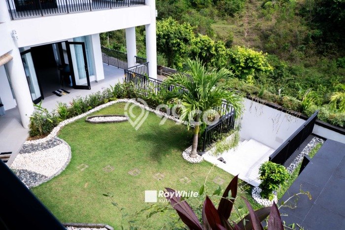 Dijual Rumah Luas Elegan Dengan View Eksklusif di Jimbaran, Badung Dijual Rumah Luas Elegan Dengan View Eksklusif di Jimbaran, Badung
