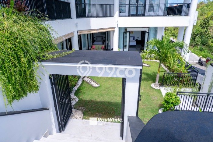 Dijual Rumah Luas Elegan Dengan View Eksklusif di Jimbaran, Badung Dijual Rumah Luas Elegan Dengan View Eksklusif di Jimbaran, Badung