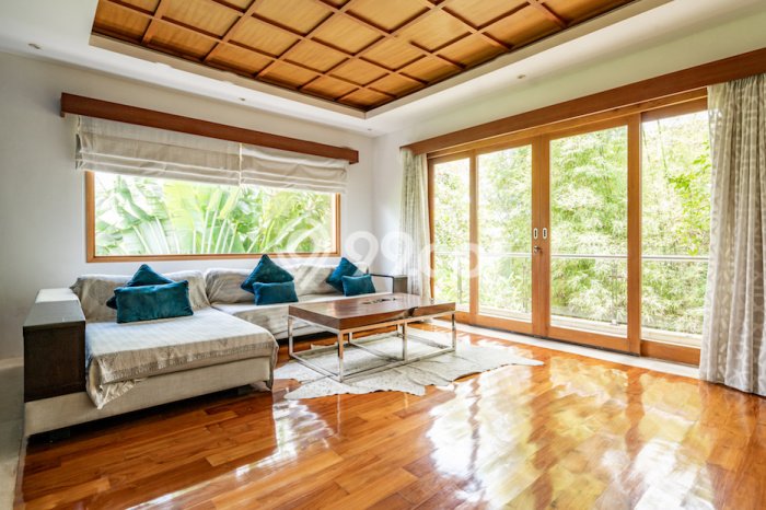Rumah Mewah LB 615m2 Siap Pakai Desain Elegan di Pererenan, Badung Rumah Mewah LB 615m2 Siap Pakai Desain Elegan di Pererenan, Badung