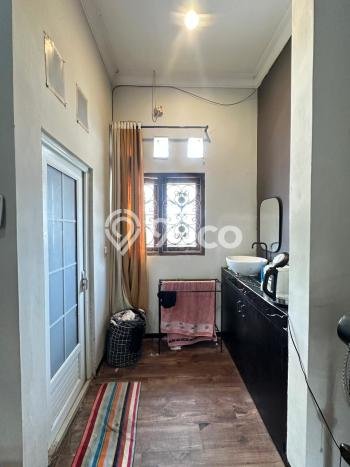 Dijual Rumah 4 Kamar Lokasi Ideal Bagus dan Strategis di Banyumanik Dijual Rumah 4 Kamar Lokasi Ideal Bagus dan Strategis di Banyumanik