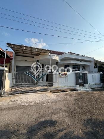 DIJUAL CEPAT! Rumah Pedurungan, Semarang, Luas 192m2m² Bangunan 250m2m² DIJUAL CEPAT! Rumah Pedurungan, Semarang, Luas 192m2m² Bangunan 250m2m²