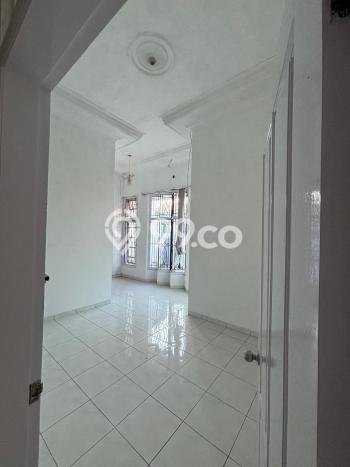 DIJUAL CEPAT! Rumah Pedurungan, Semarang, Luas 192m2m² Bangunan 250m2m² DIJUAL CEPAT! Rumah Pedurungan, Semarang, Luas 192m2m² Bangunan 250m2m²
