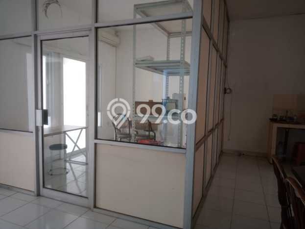 Rumah Lokasi Strategis di Pleburan, Semarang, Luas 171m² LB 135m² Rumah Lokasi Strategis di Pleburan, Semarang, Luas 171m² LB 135m²