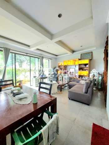 Rumah Luxury Modern Tanpa Renovasi di Bintaro Tangerang Selatan Rumah Luxury Modern Tanpa Renovasi di Bintaro Tangerang Selatan