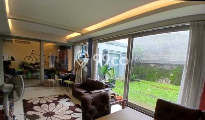 Hunian Elit LB 220m2 Siap Pakai Desain Elegan di Bintaro, Tangerang Selatan Hunian Elit LB 220m2 Siap Pakai Desain Elegan di Bintaro, Tangerang Selatan