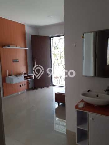 Rumah Modern 2 KT di Bintaro Tangerang Selatan Unfurnished Rumah Modern 2 KT di Bintaro Tangerang Selatan Unfurnished