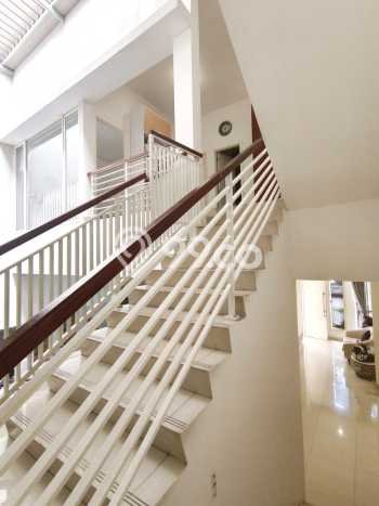 Rumah Elit Modern Siap Huni di Bintaro Tangerang Selatan Rumah Elit Modern Siap Huni di Bintaro Tangerang Selatan