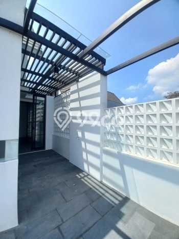 Rumah Elit Modern Tanpa Renovasi di Bintaro Tangerang Selatan Rumah Elit Modern Tanpa Renovasi di Bintaro Tangerang Selatan