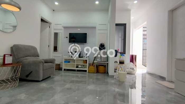 Hunian Elit LB 270m2 Siap Huni Desain Elegan di Bintaro, Tangerang Selatan Hunian Elit LB 270m2 Siap Huni Desain Elegan di Bintaro, Tangerang Selatan