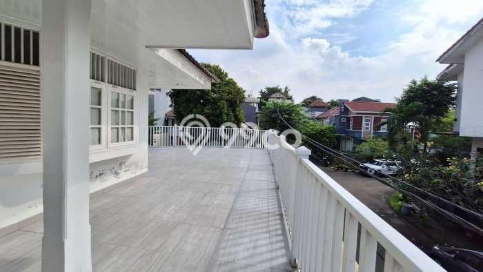 Ready to Use! Premium House LT 180m2 Desain Elegan di Bintaro Ready to Use! Premium House LT 180m2 Desain Elegan di Bintaro