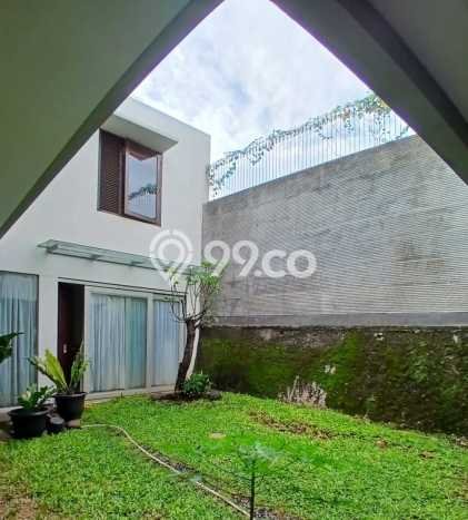 Hunian Elit LB 220m2 Siap Pakai Desain Elegan di Bintaro, Tangerang Selatan Hunian Elit LB 220m2 Siap Pakai Desain Elegan di Bintaro, Tangerang Selatan