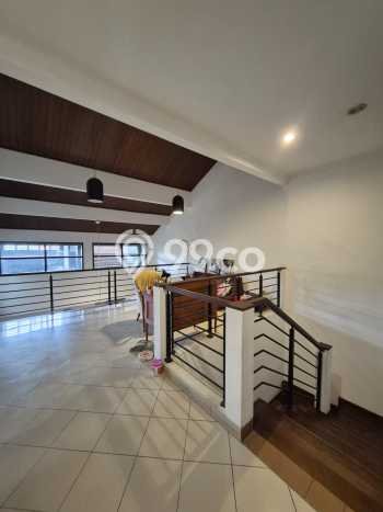 Rumah Mewah LB 200m2 Siap Huni Desain Elegan di Bintaro, Tangerang Selatan Rumah Mewah LB 200m2 Siap Huni Desain Elegan di Bintaro, Tangerang Selatan