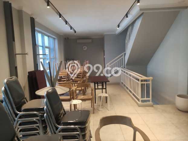 Ruko Dijual di Prime Area Jakarta Barat Luas 650m2 Ruko Dijual di Prime Area Jakarta Barat Luas 650m2