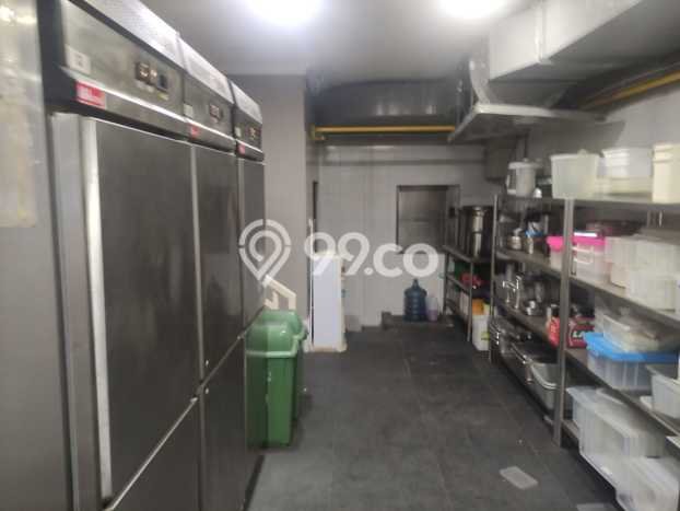 Ruko Dijual di Prime Area Jakarta Barat Luas 650m2 Ruko Dijual di Prime Area Jakarta Barat Luas 650m2
