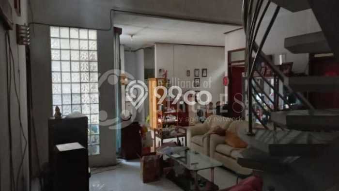 Hunian Mewah LB 225m2 Siap Pakai Desain Elegan di Holis Cigondewah, Bandung Hunian Mewah LB 225m2 Siap Pakai Desain Elegan di Holis Cigondewah, Bandung