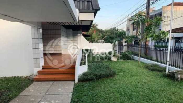 Siap Huni Hunian Elit 6 Kamar di Lengkong Dekat ke Mana Pun Siap Huni Hunian Elit 6 Kamar di Lengkong Dekat ke Mana Pun
